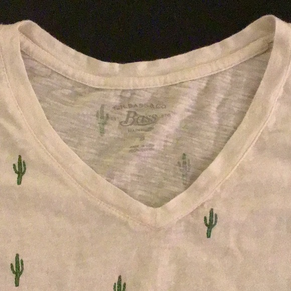 Cactus 🌵🌵 V-Neck - Picture 2 of 3